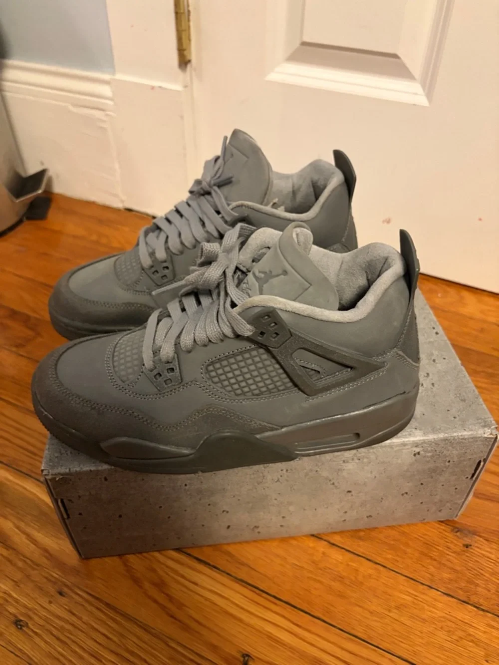 Retro 4 Gray Cement - Picture 2 of 3